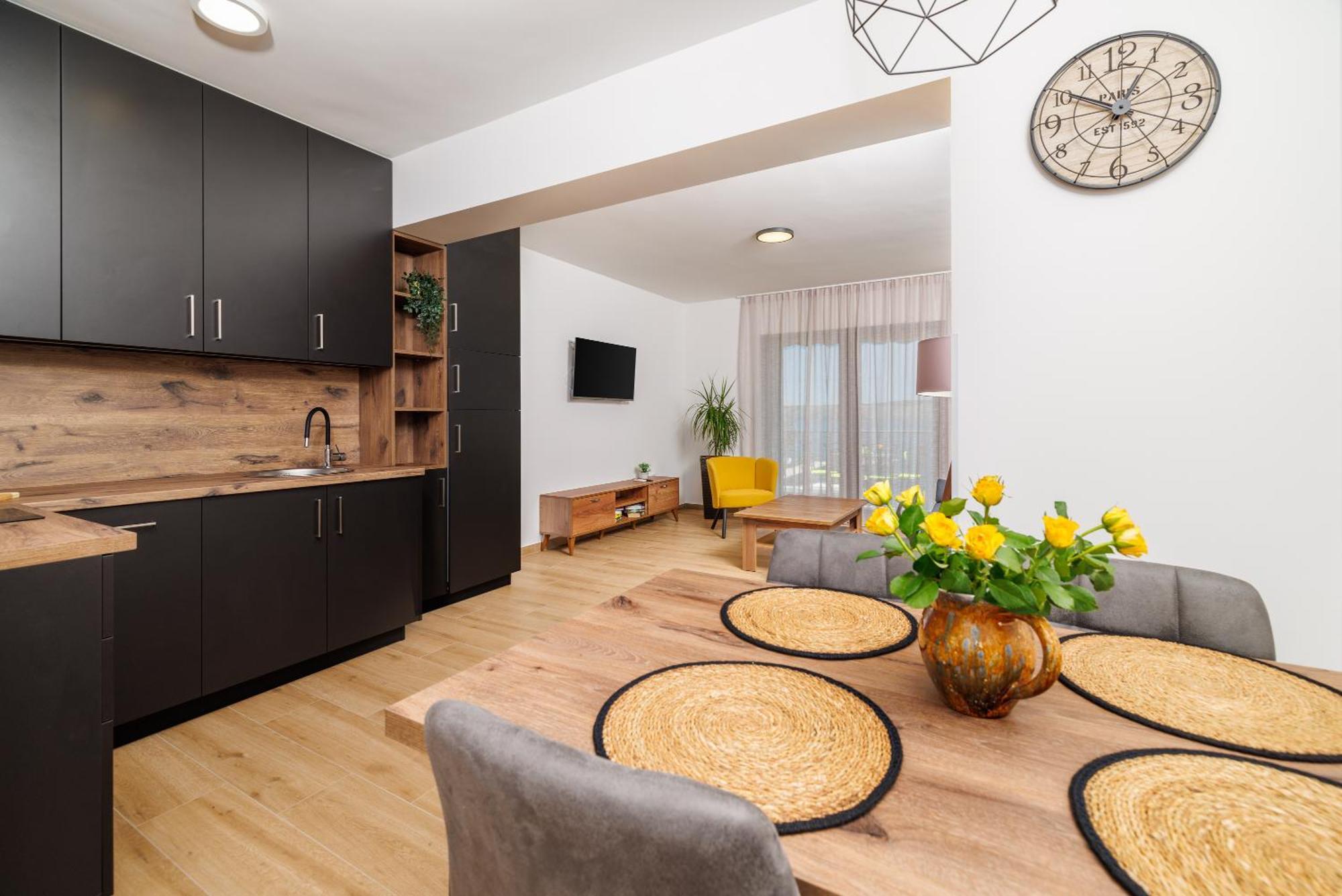 Apartmani Viktorija Jadranovo Exterior foto