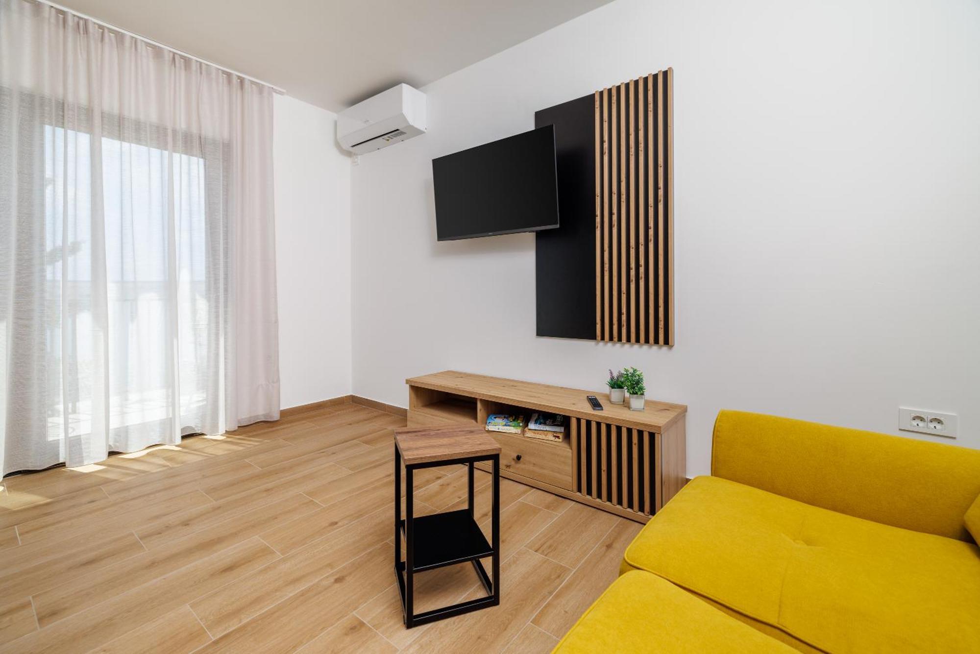 Apartmani Viktorija Jadranovo Exterior foto