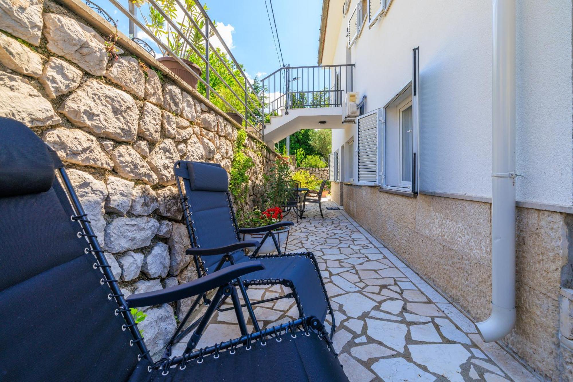 Apartmani Viktorija Jadranovo Exterior foto