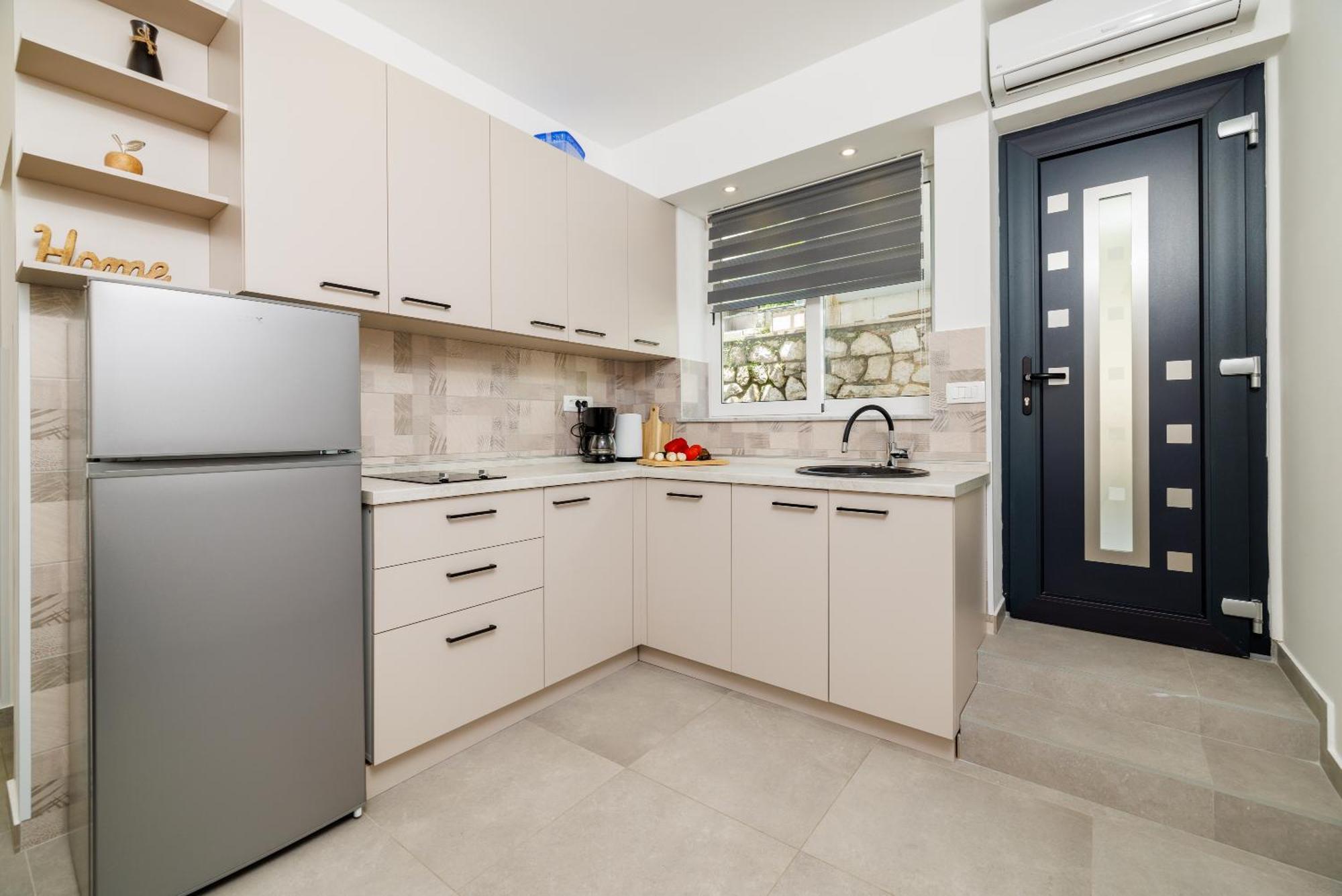 Apartmani Viktorija Jadranovo Exterior foto