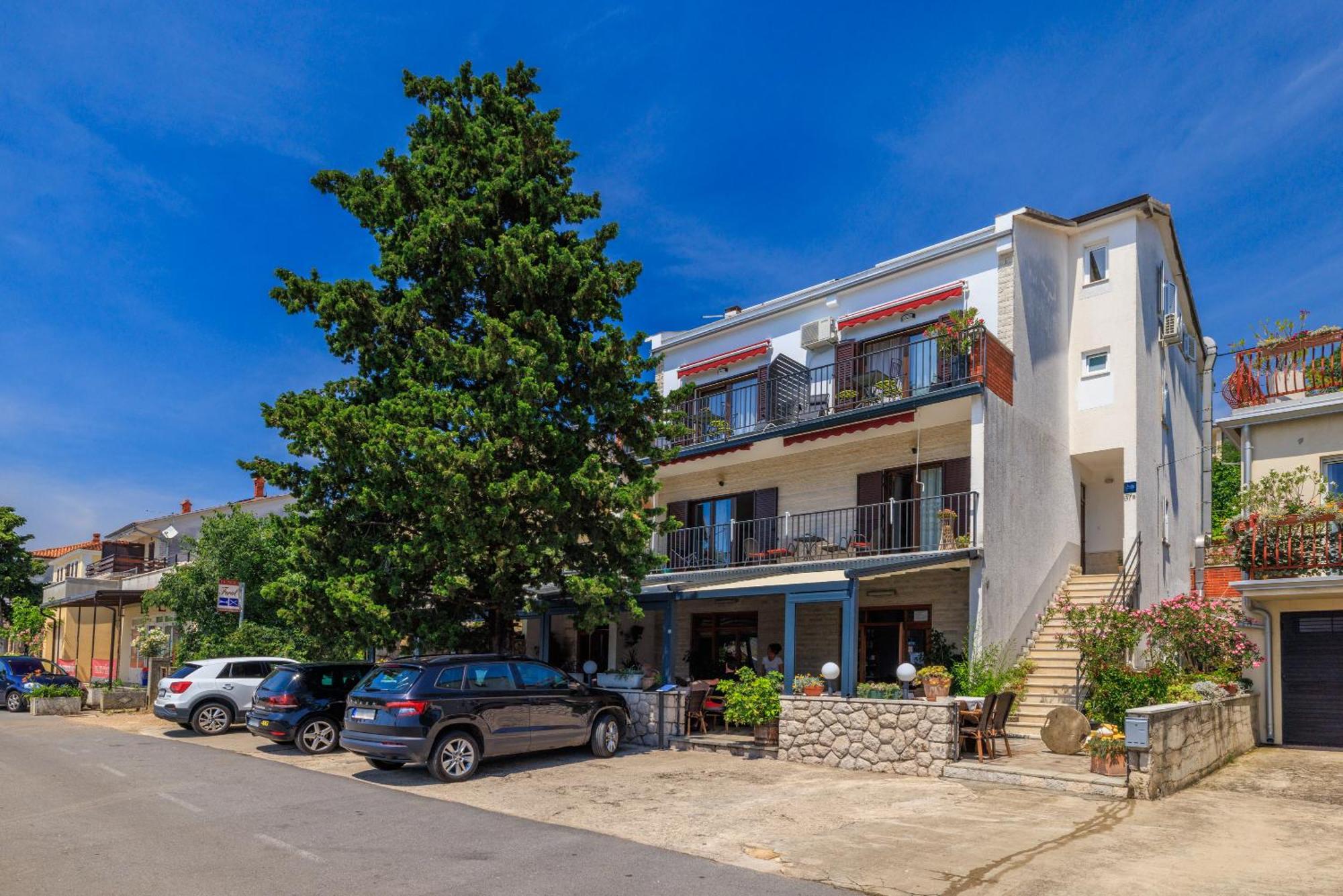 Apartmani Viktorija Jadranovo Exterior foto