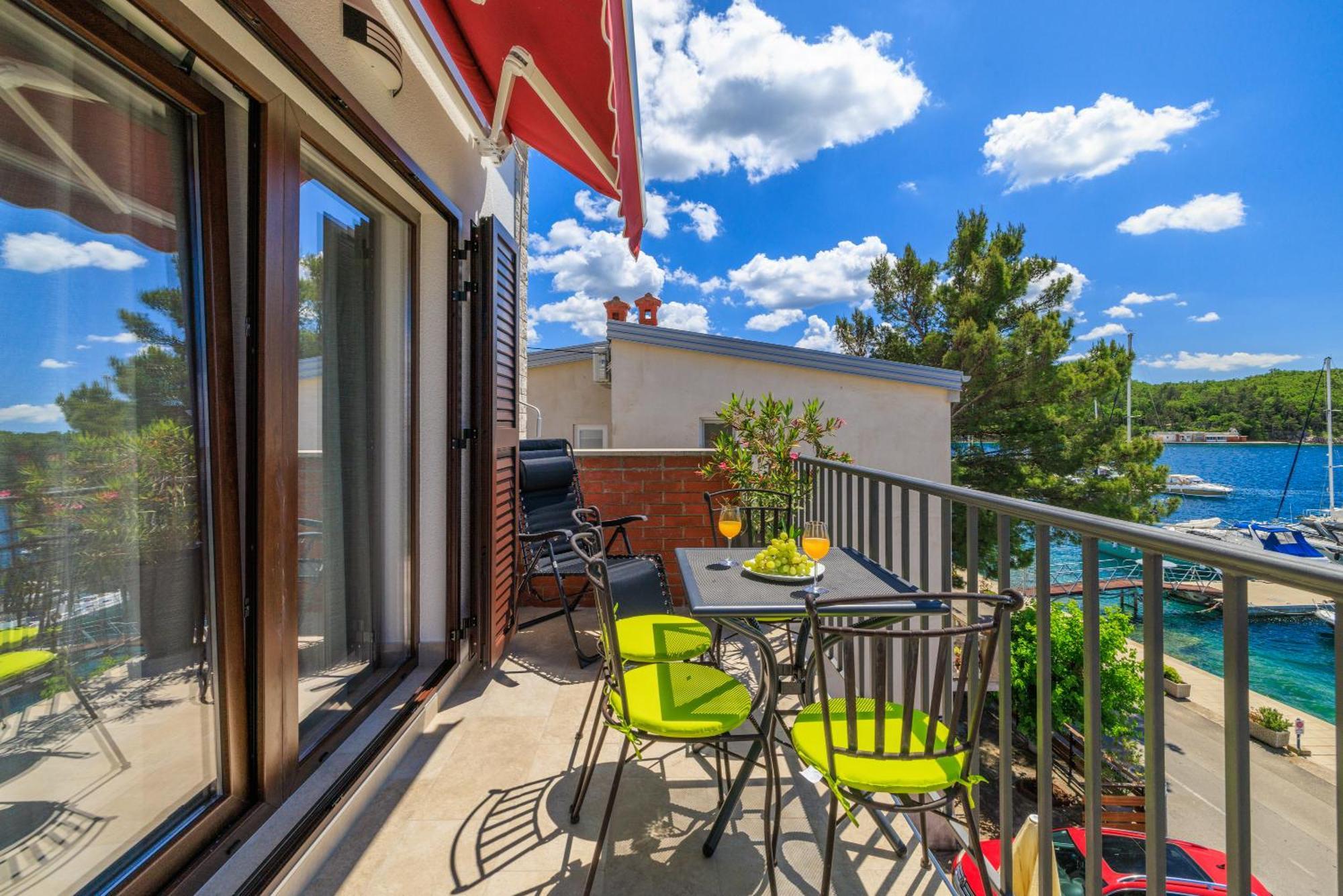 Apartmani Viktorija Jadranovo Exterior foto