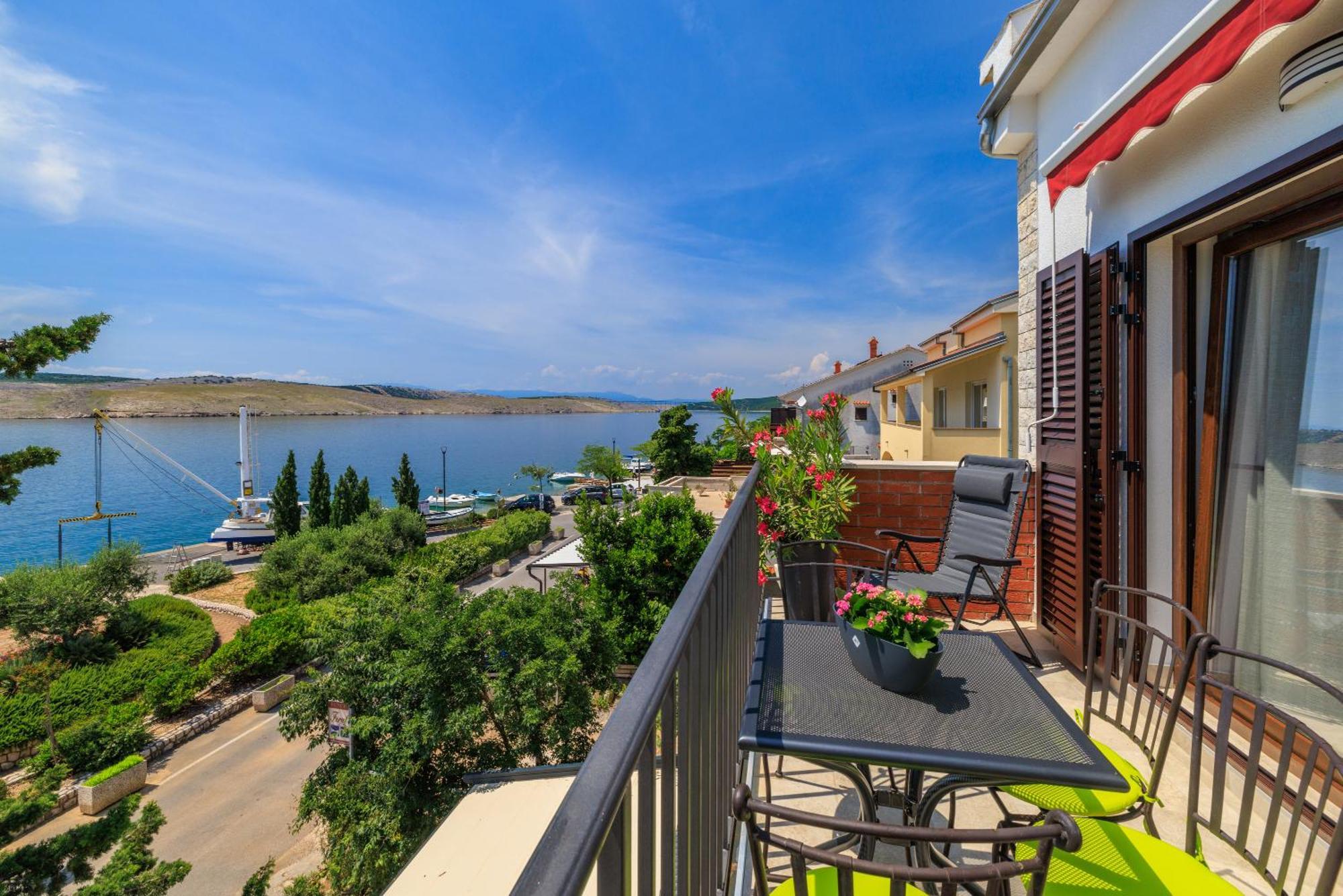 Apartmani Viktorija Jadranovo Exterior foto