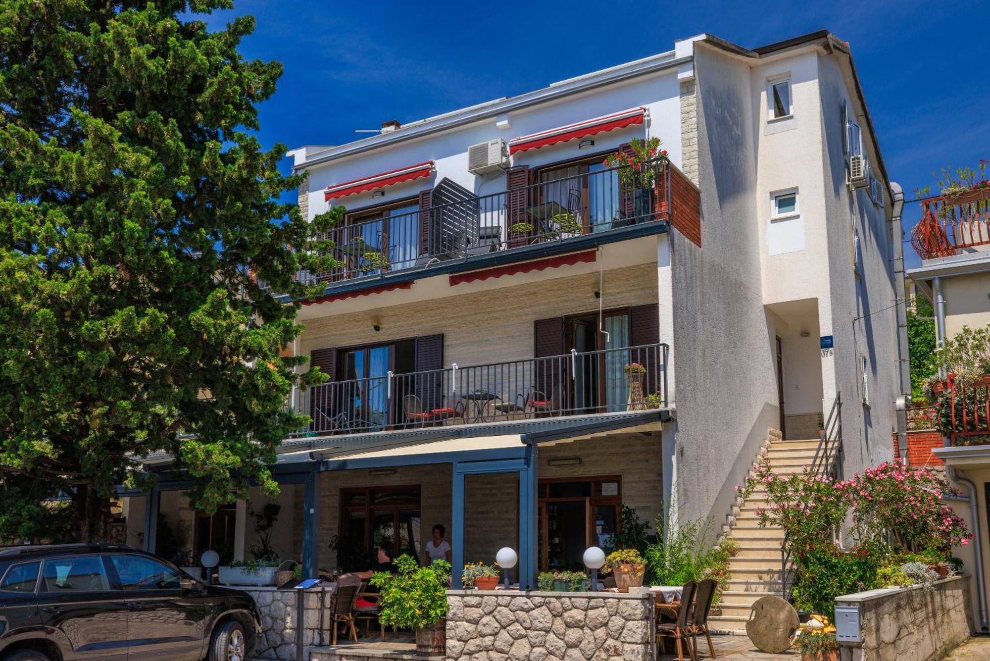 Apartmani Viktorija Jadranovo Exterior foto