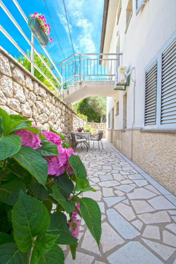 Apartmani Viktorija Jadranovo Exterior foto